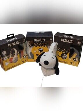 Peanuts Snoopy Plush Wired Over-Ear Headphones 3.5mm Adjustable White/Black